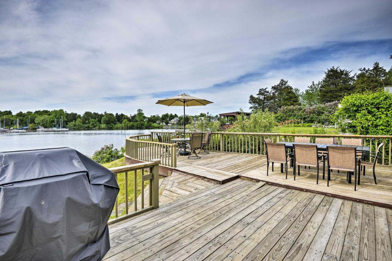 Family Cottage On Chaumont Bay, Walk To Downtown المظهر الخارجي الصورة